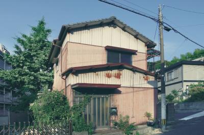 【プロが解説】空き家となった実家、処分方法と放置したときのリスク